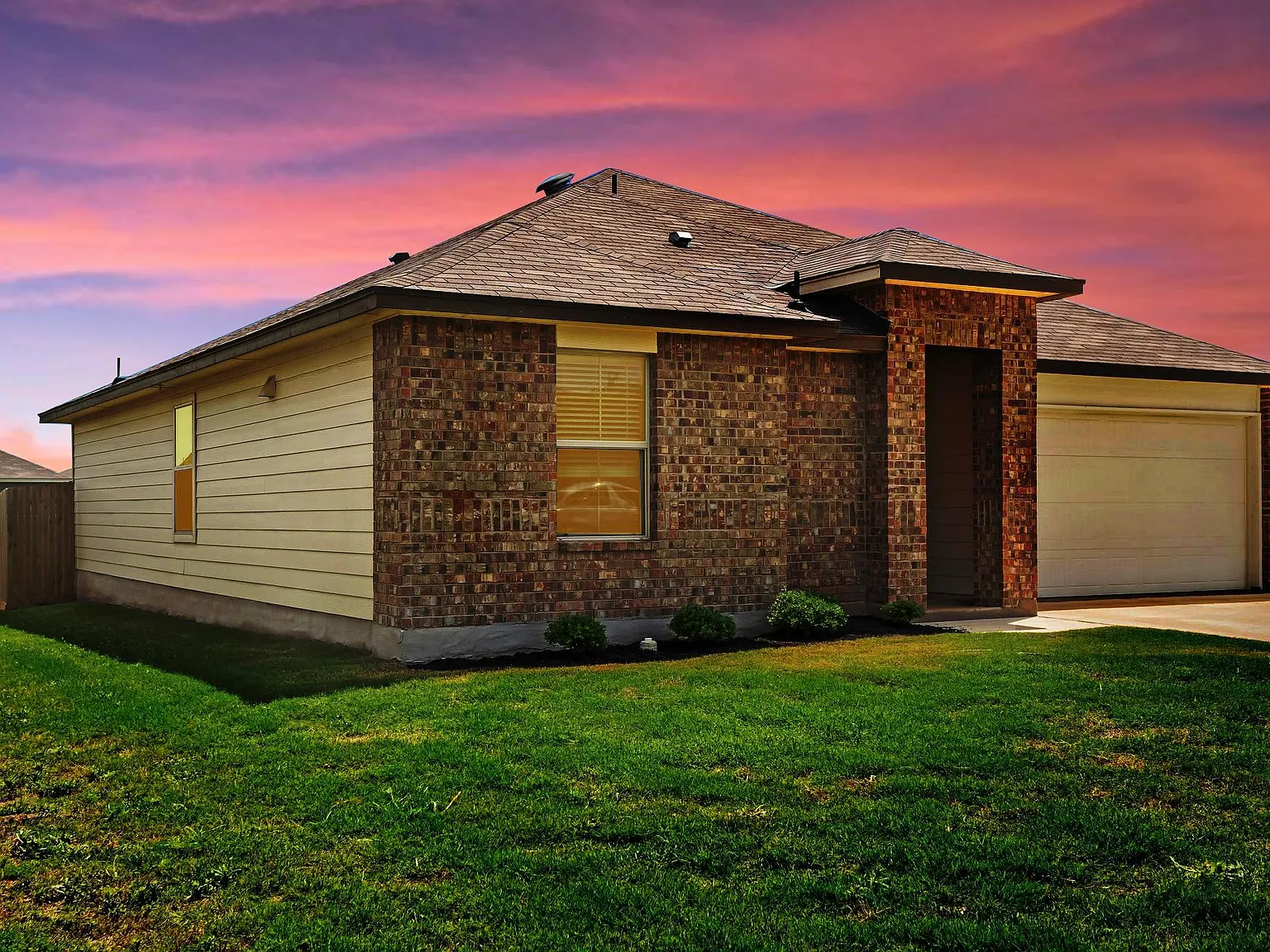 3 bed, 2.0 bath, 1251 sqft, $1,650 — Photo 3