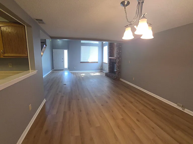 3929 Balsam Dr — Photo 11