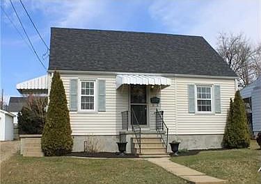 1st image of 226 E Metzger Ave