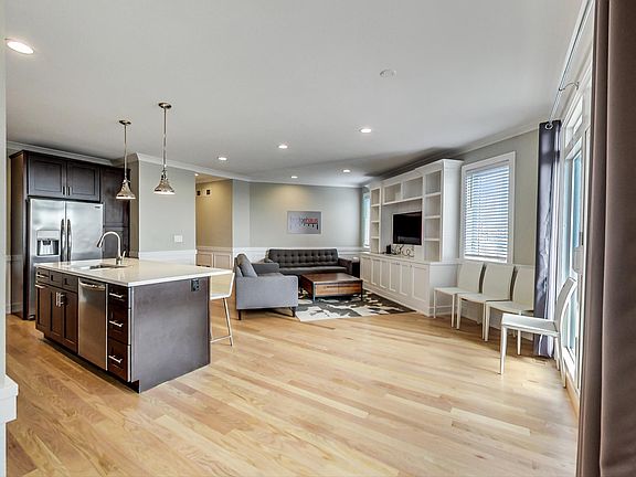 3rd image of 3134 N Kedzie Ave #2N