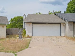 2000 Twisted Oak Cir, Norman, OK 73071