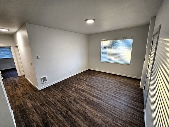 3rd image of 516 Wells Ave S APT C