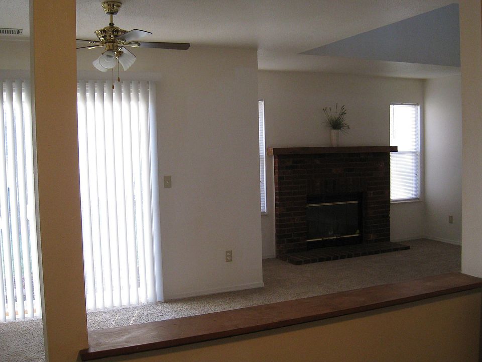 2nd image of 358 Windsor Pl