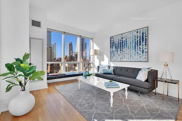 Sold by Engel & Völkers New York City | media 8