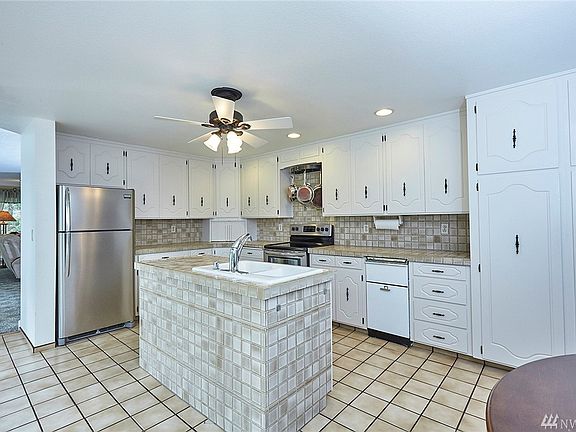 4th image of 3398 SE Emelia Ln