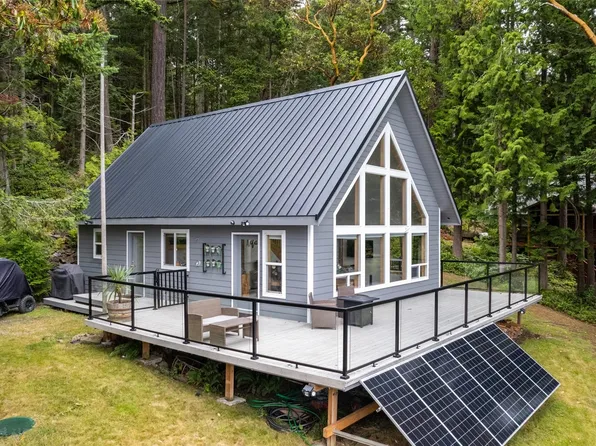 893 Strawberry Bay Lane, Anacortes, WA 98221