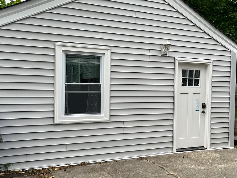 526 Sterling St #1 — Photo 4