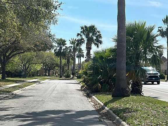 4th image of 609 Broadway Blvd