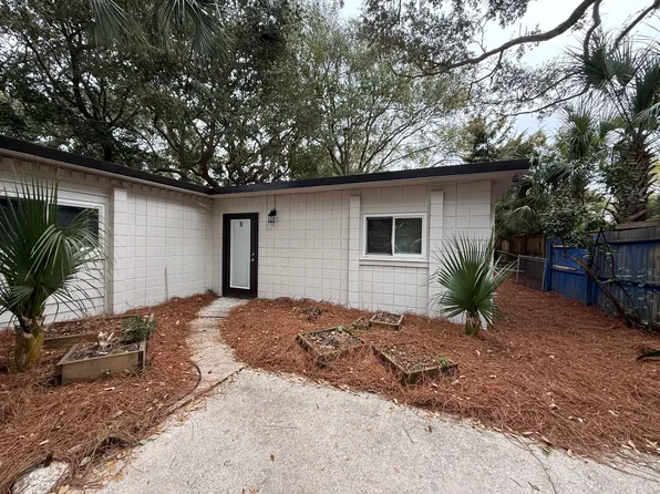 806 Palm Blvd #B, Isle Of Palms, SC 29451