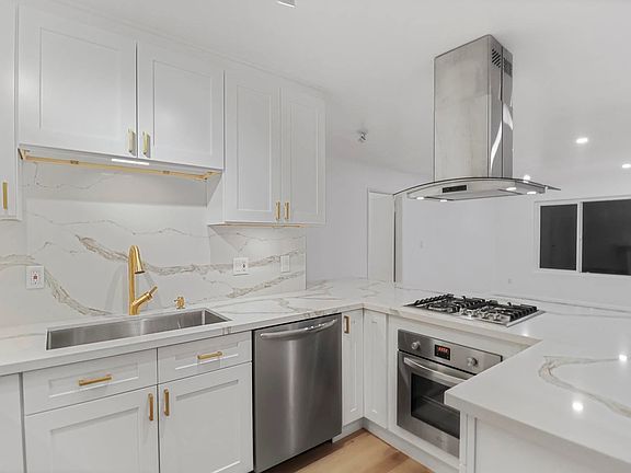 3rd image of 1222 N Olive Dr APT 216