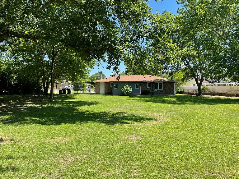 118 Hollingsworth Dr — Photo 22