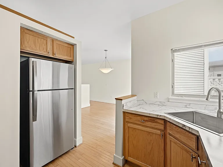 251 Carron St — Photo 12