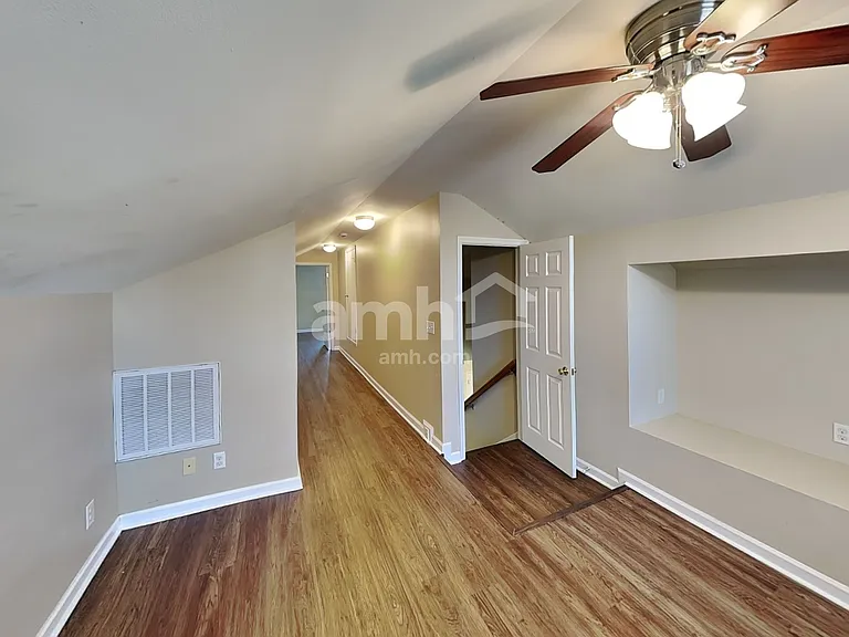 2227 Joann Dr — Photo 7