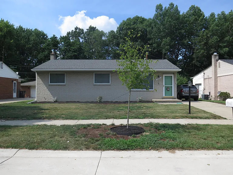 28984 Rayburn St — Photo 45