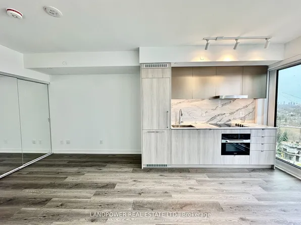 771 Yonge St, Toronto, ON