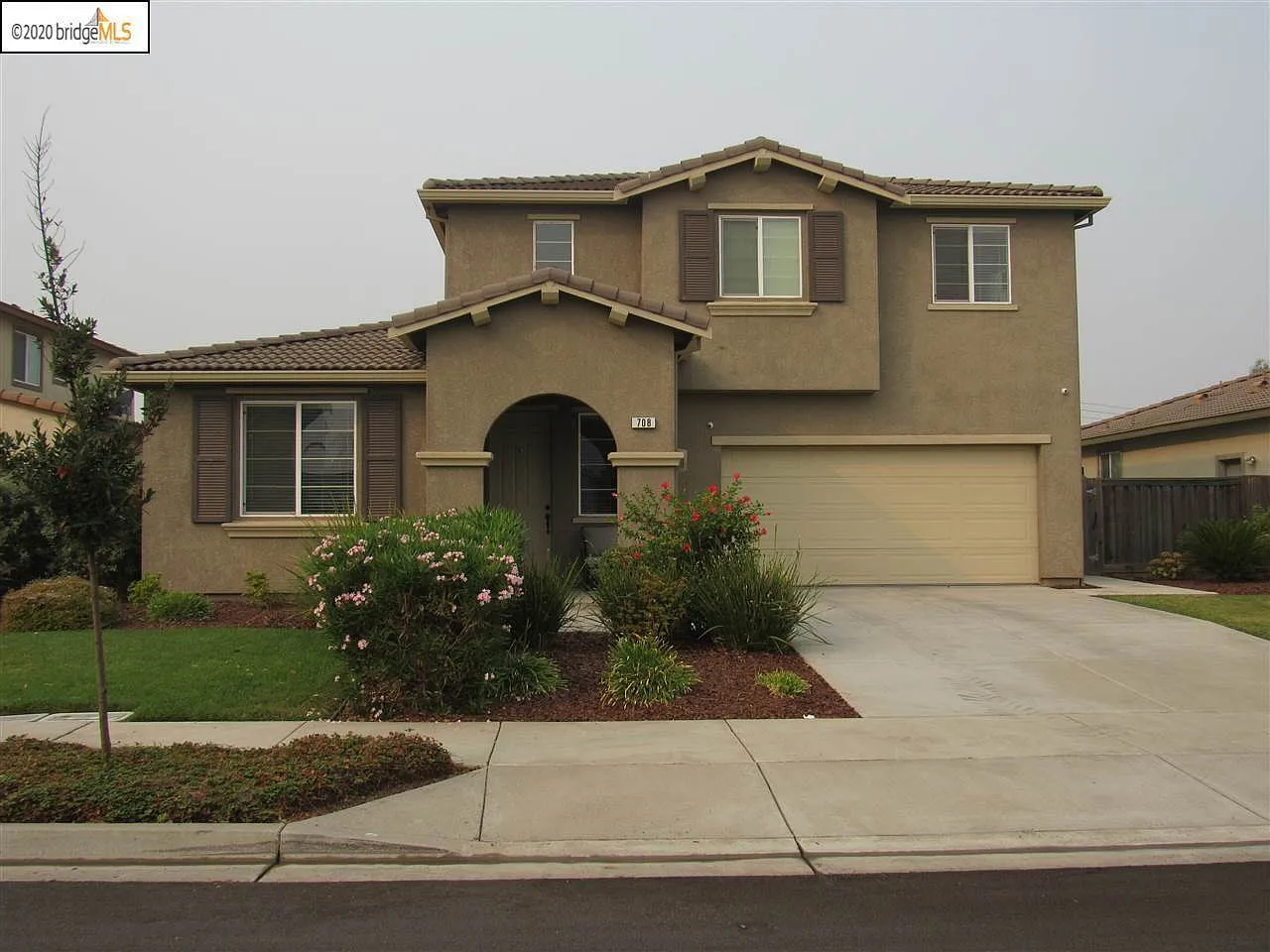 708 Maple Ct photo 1