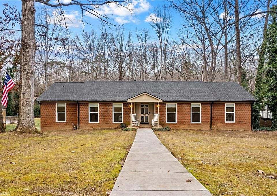 1st image of 326 Camelot Dr