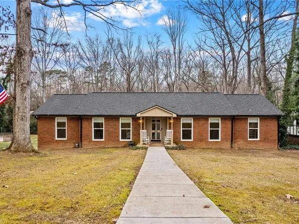 326 Camelot Dr, Salisbury, NC 28144