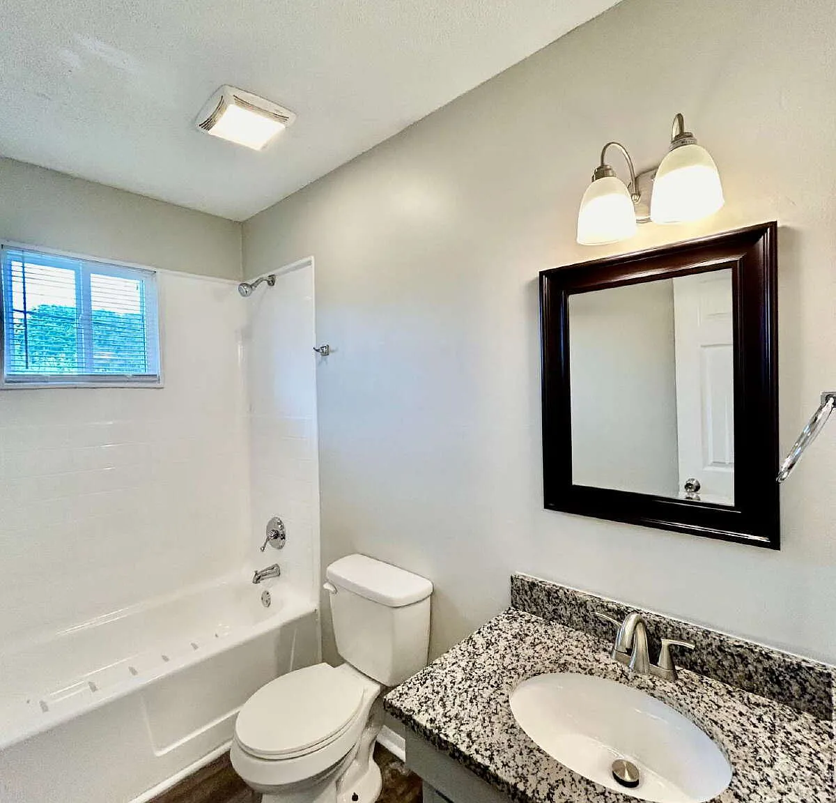 2 bed, 1.0 bath, 900 sqft, $925 — Photo 4