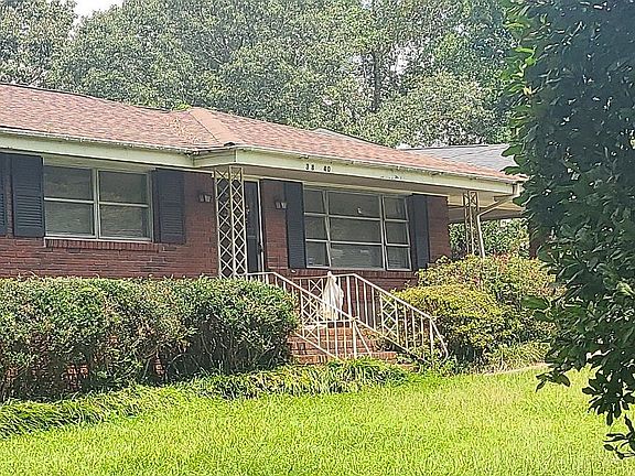 2nd image of 3840 Redbud Ct SE