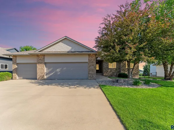 4909 E 49th St, Sioux Falls, SD 57110