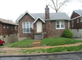 6909 Leedale Dr, Saint Louis, MO 63121