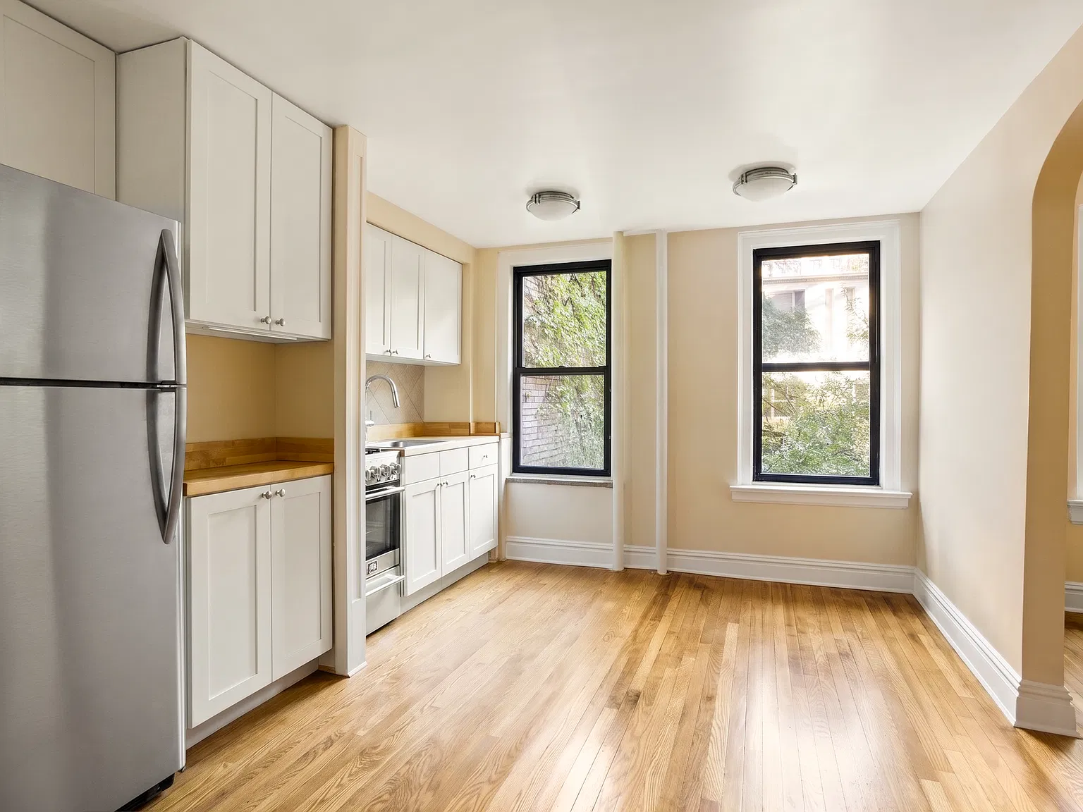 319 East 50th Street — Photo 2