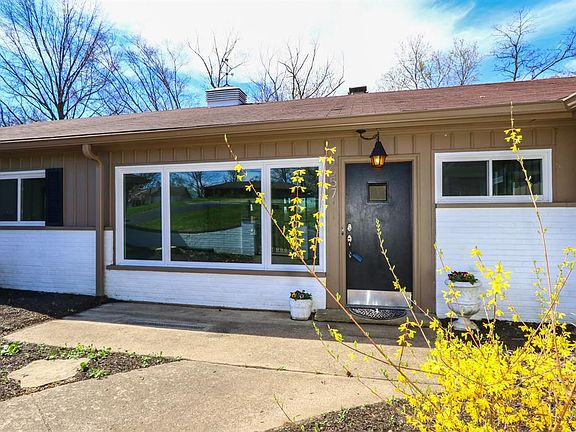 3rd image of 3057 Brookwood Dr