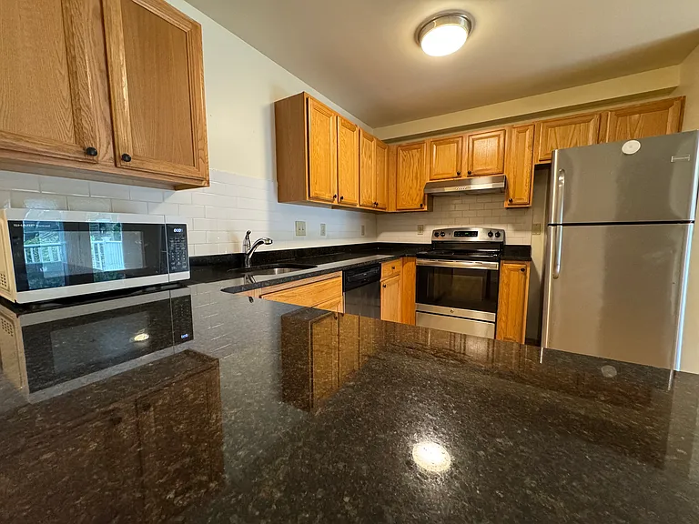 34 Raymond St #2A — Photo 3