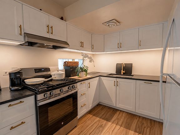 4th image of 7330 39th St APT 3