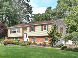 125 Renee Ln, Bardonia, NY 10954