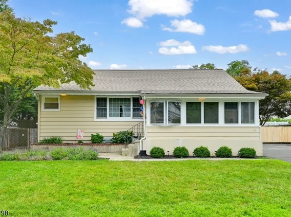 20 Hillside Ave, Oakland Boro, NJ 07436