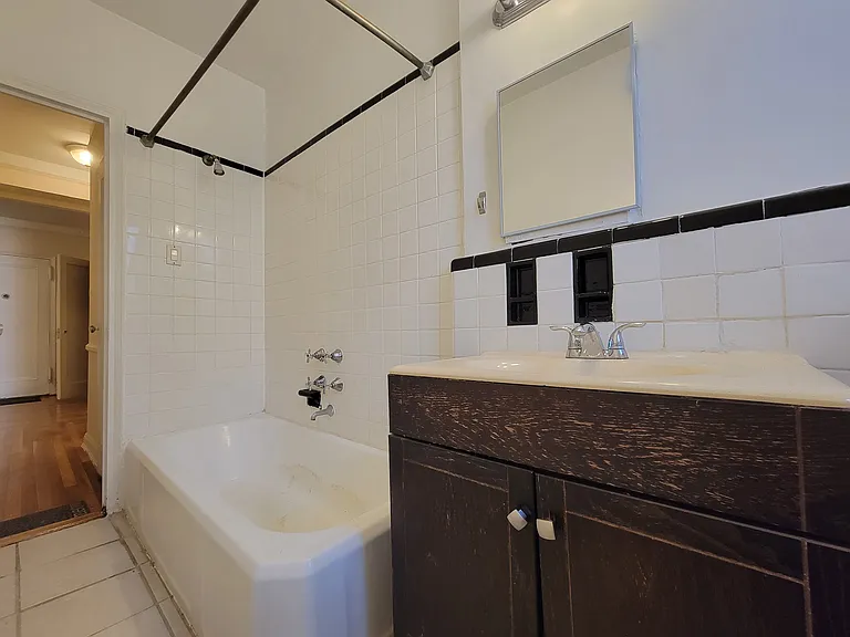 100-10 67th Rd #107 — Photo 8