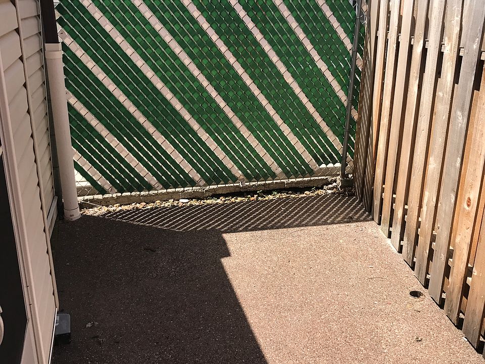Private Side Courtyard
