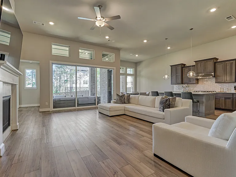 1716 Encino Blvd — Photo 12