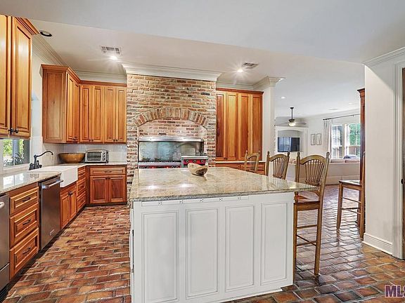 5th image of 5471 N College Hill Dr