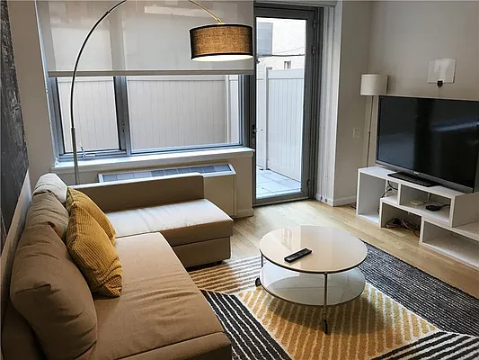 Rented by R New York | media 25