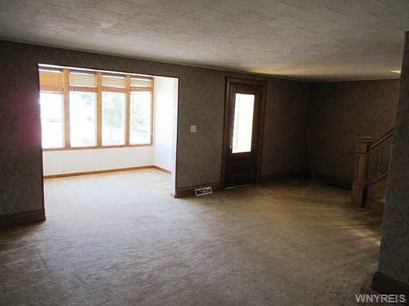 4th image of 214 Longnecker St