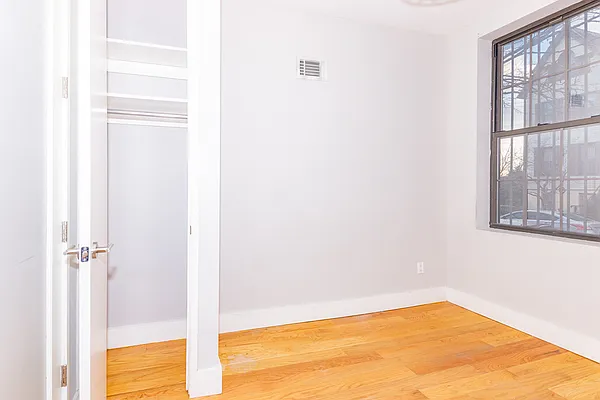 Rented by MySpaceNYC | media 22