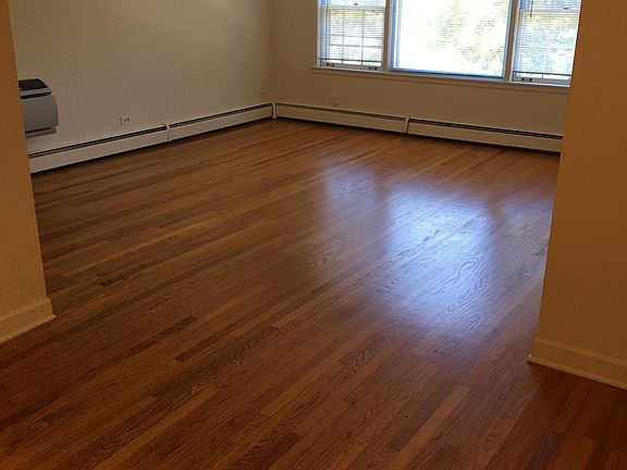 3rd image of 522 Greenwood St APT 2W