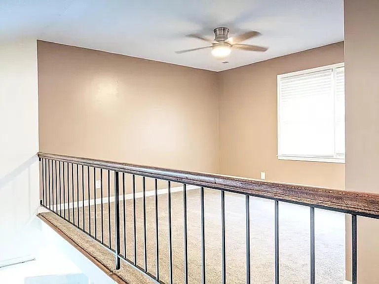 11 Clover Dr — Photo 7