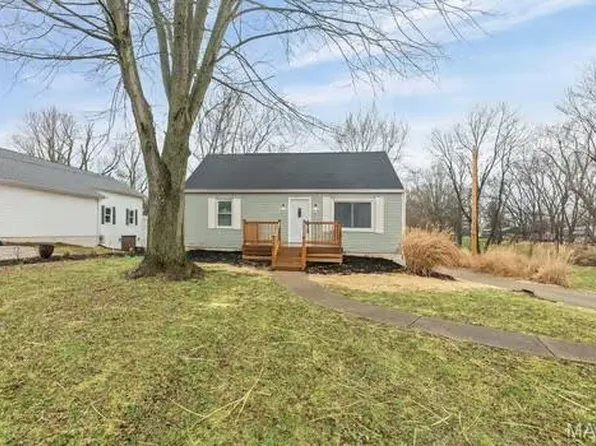 18 Catherine Dr, Fairview Heights, IL 62208