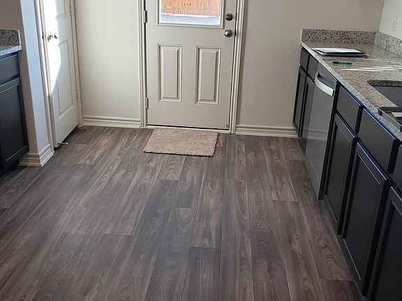 2nd image of 352 Crescent Park Dr