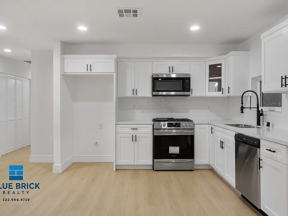 2708 S Cochran Ave #2708