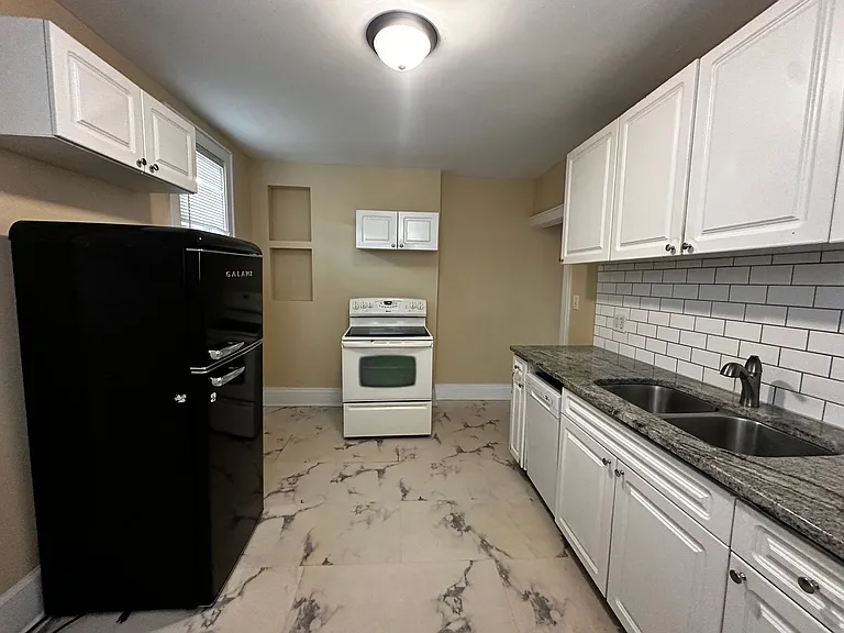 547 E Deshler Ave — Photo 10