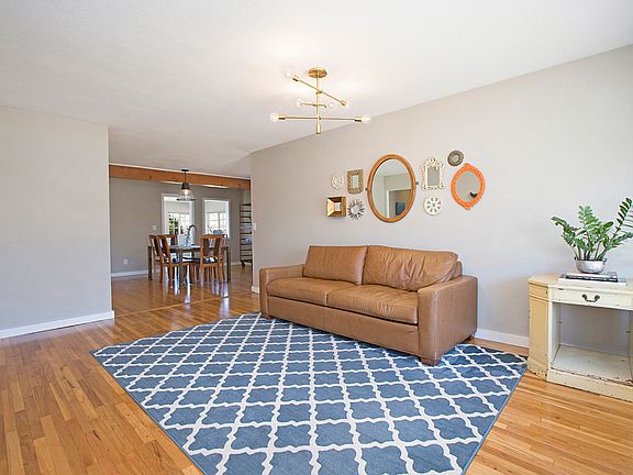 5th image of 678 Elsie Way