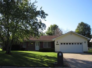 317 Meadow Dr, Washington, MO 63090