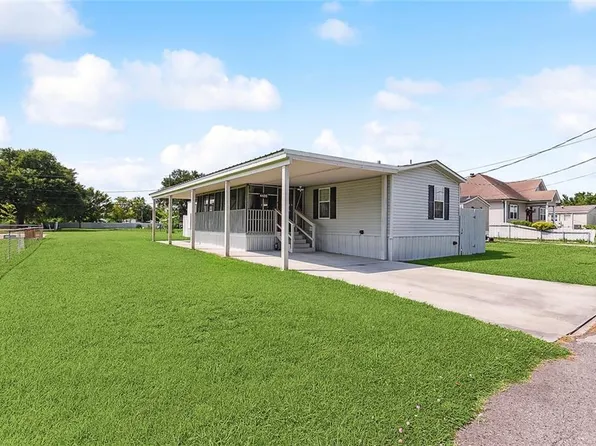 2211 Repose St, Violet, LA 70092