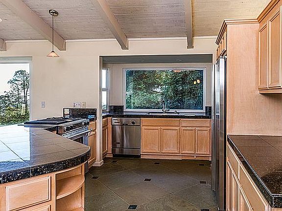 5th image of 618 Vista Del Mar Dr