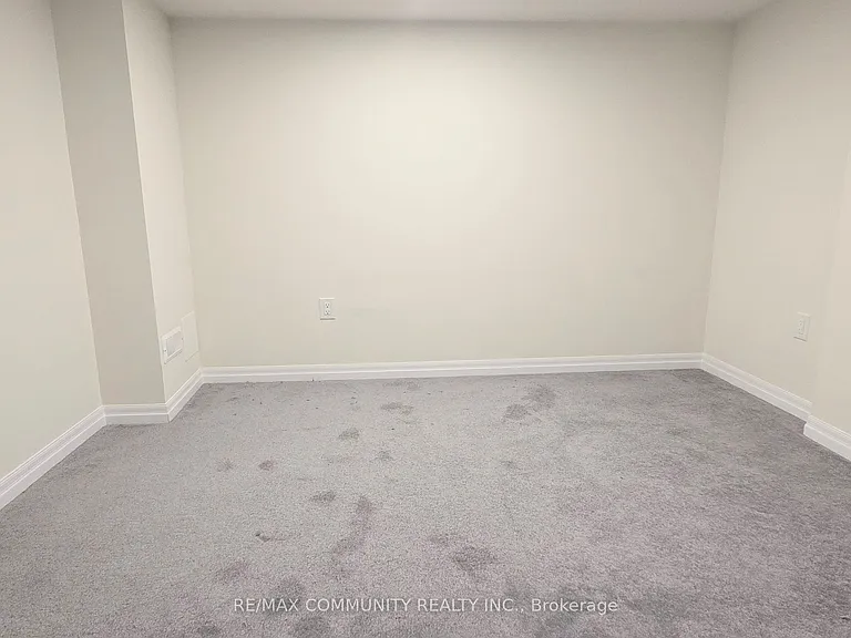 50 Northrop Ave #BASEMENT — Photo 9